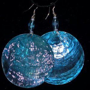 Lightweight shell earrings